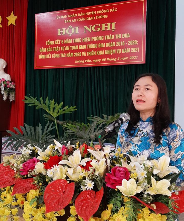 UBND huyện tổ chức Hội nghị Tổng kết 5 năm thực hiện phong trào thi đua bảo đảm trật tự, an toàn giao thông giai đoạn 2016-2020 UBND huyện tổ chức Hội nghị Tổng kết 5 năm thực hiện phong trào thi đua bảo đảm trật tự, an toàn giao thông giai đoạn 2016-2020